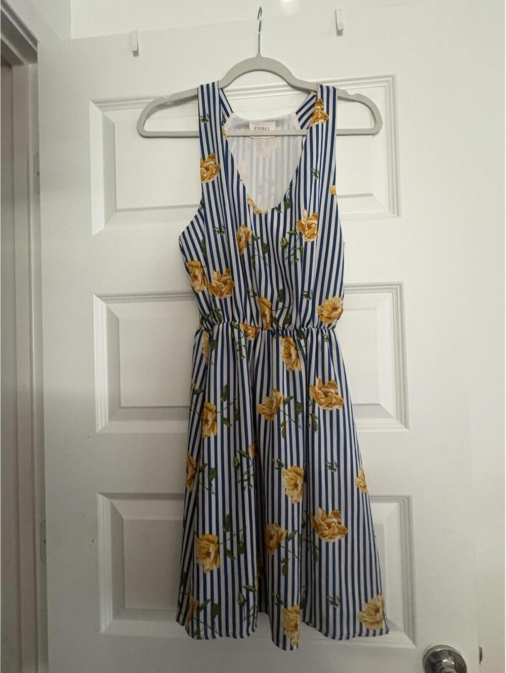 Everly blue stripe floral fit-and-flare dress, size M